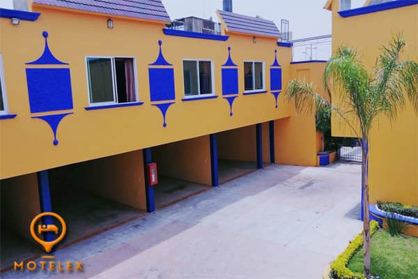 Auto Hotel Las Gardenias